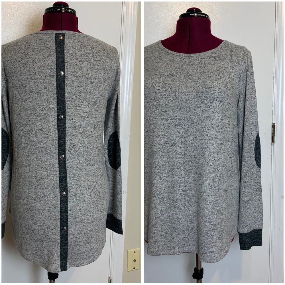 NWOT STACCATO Tunic Sweater with buttons back design 2 tones Gray